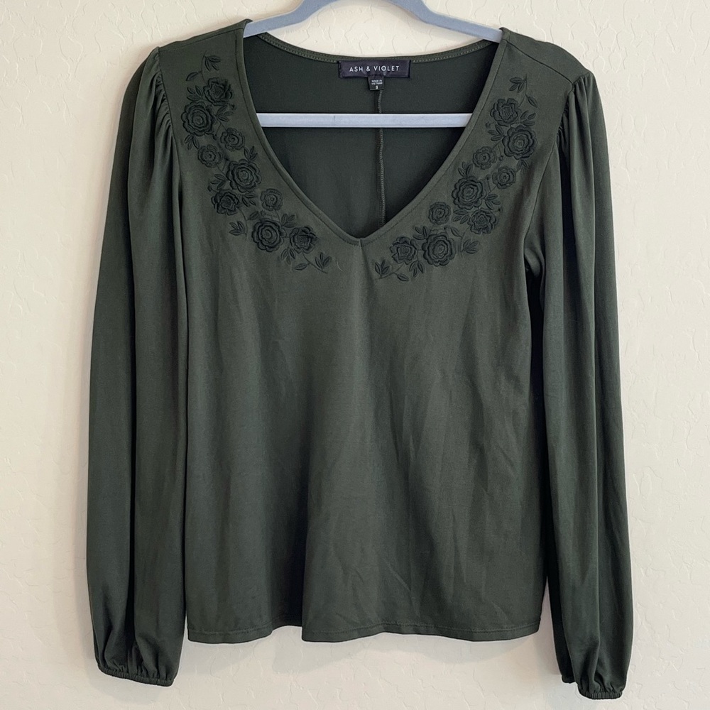 Ash & Violet Top - Picture 2 of 2